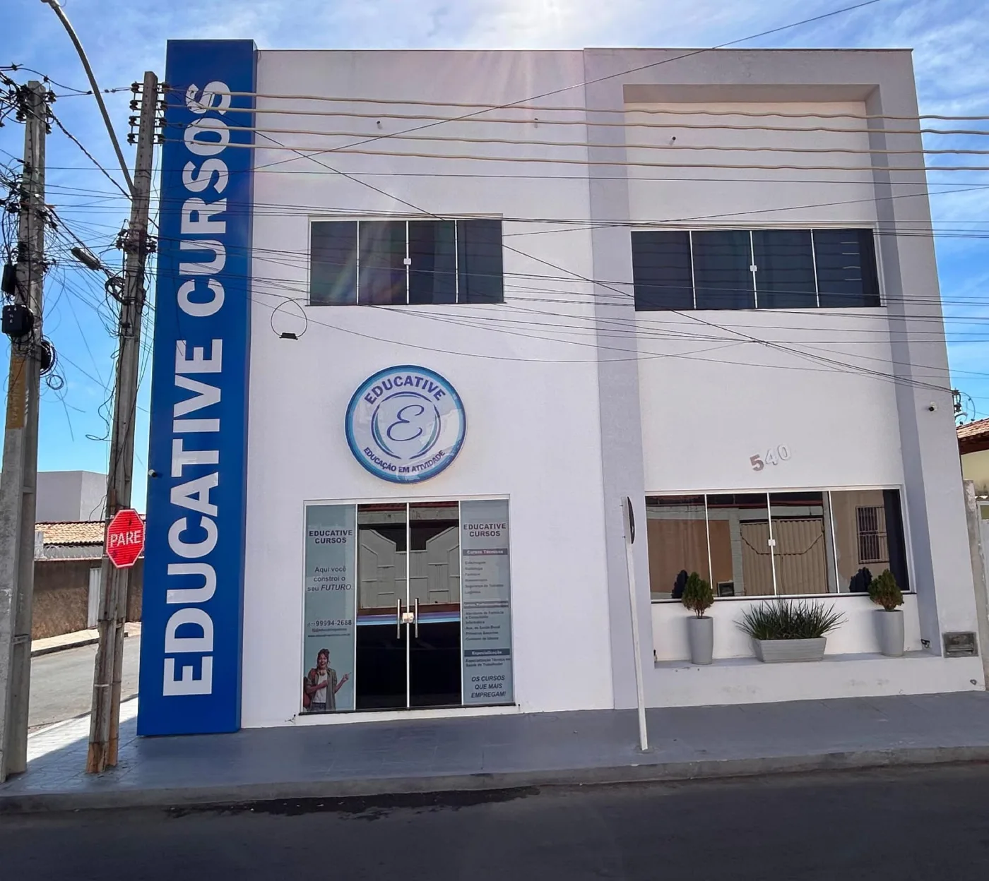 Fachada da unidade da Educative Cursos em Guanambi